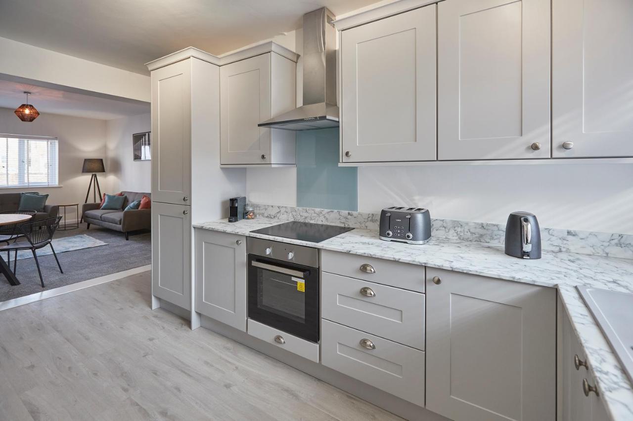 Host & Stay - Endeavour Apartments Уитби Экстерьер фото