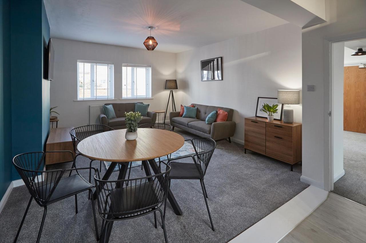 Host & Stay - Endeavour Apartments Уитби Экстерьер фото