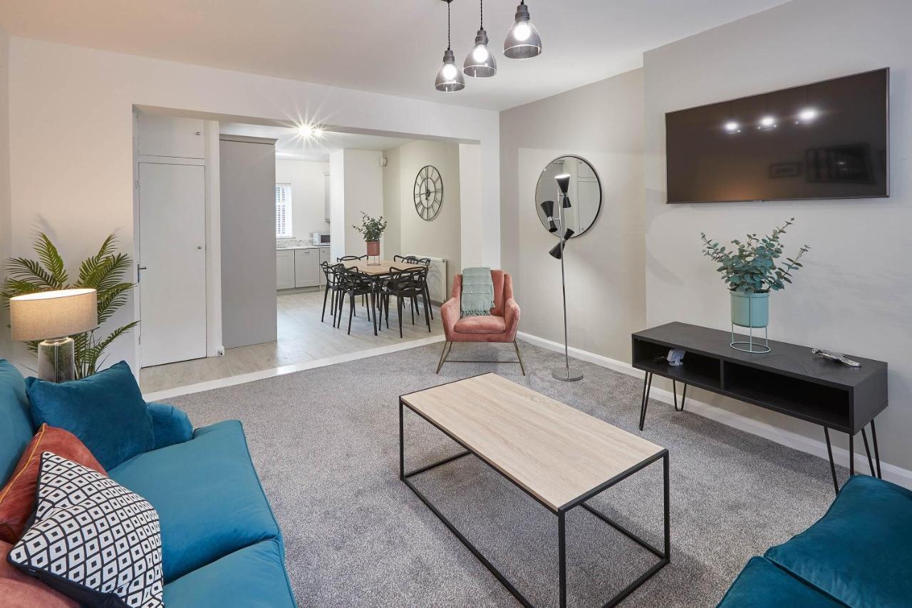 Host & Stay - Endeavour Apartments Уитби Экстерьер фото