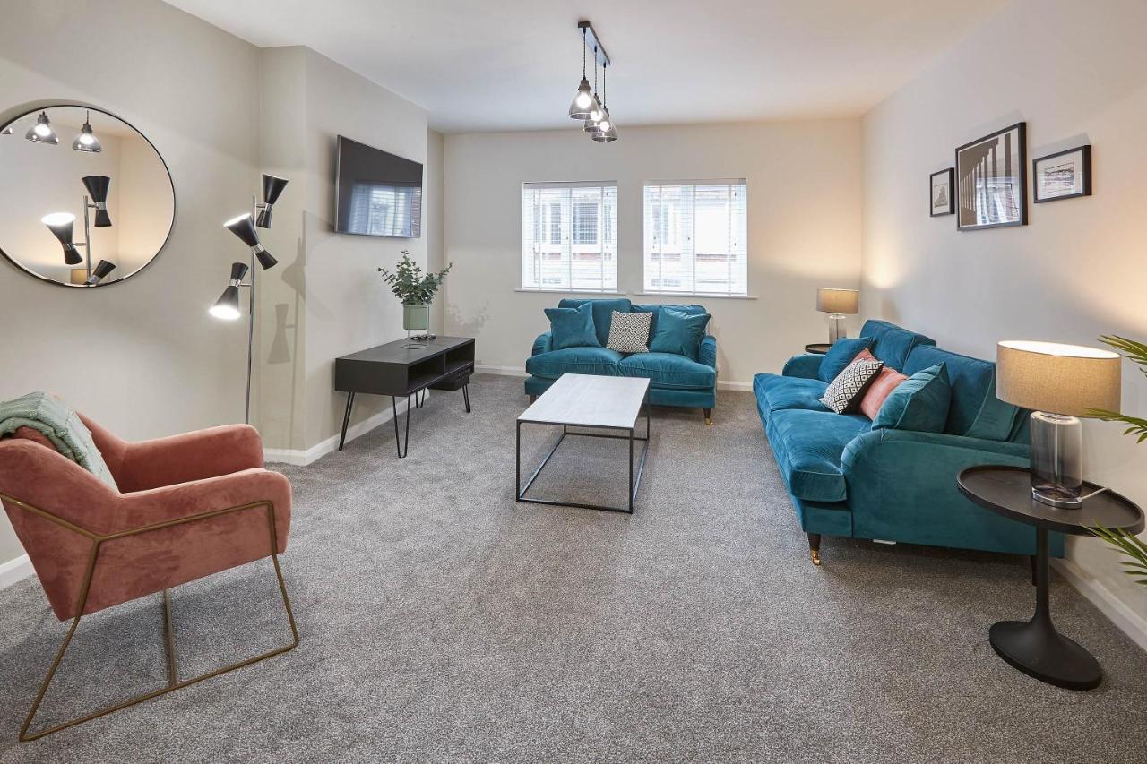 Host & Stay - Endeavour Apartments Уитби Экстерьер фото